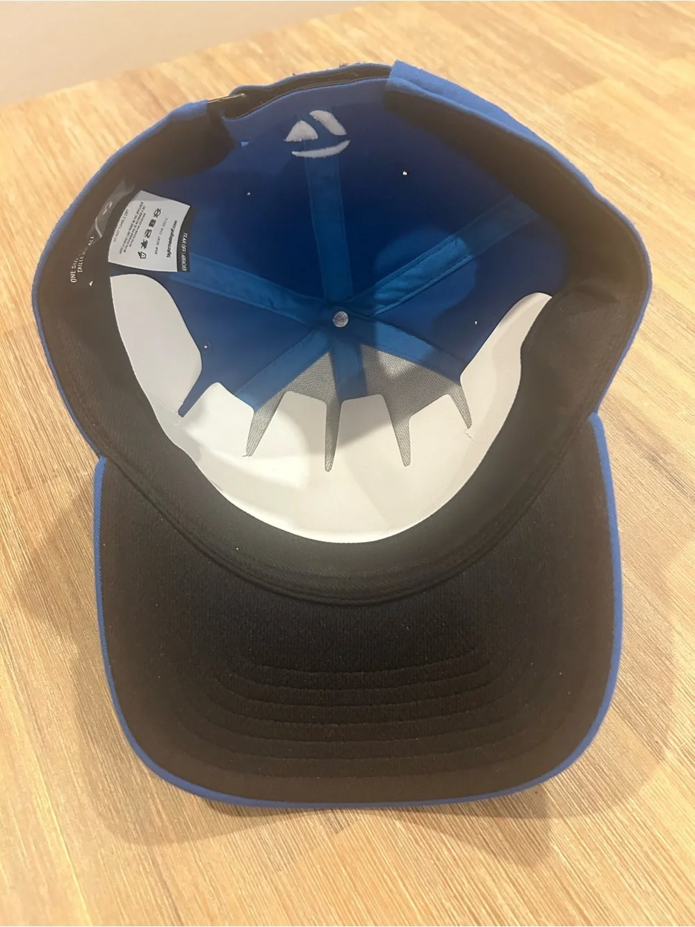 TaylorMade cap vibrant